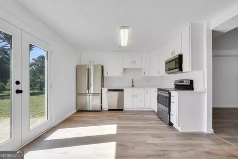 Kitchen - 1187 Dixie Rd, Covington, GA 30014 photo 2 of 3