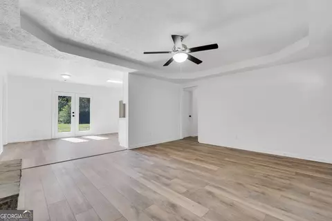 Living - 1187 Dixie Rd, Covington, GA 30014 photo 3 of 8