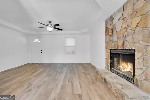 Living - 1187 Dixie Rd, Covington, GA 30014 photo 5 of 8