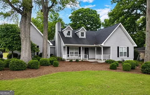 419 Sentry Oak Dr, Centerville, GA 31028