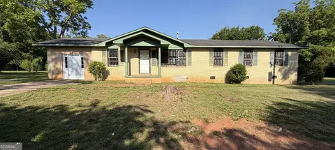 854 N 11th Ave, Lanett, AL 36863