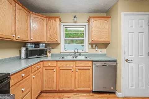 Kitchen - 90 Elm Dr, Toccoa, GA 30577 photo 3 of 3