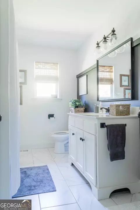 Bath - 801 Glass Bridge Rd, Lagrange, GA 30240 photo 5 of 5
