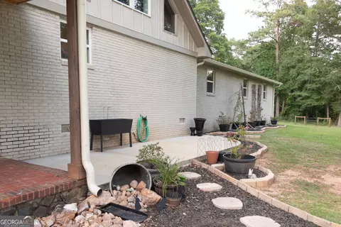 Exterior - 801 Glass Bridge Rd, Lagrange, GA 30240 photo 7 of 11