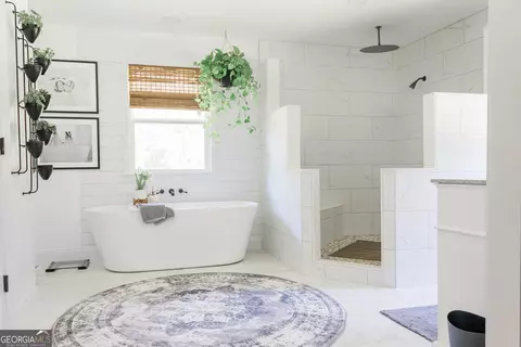 Bath - 801 Glass Bridge Rd, Lagrange, GA 30240 photo 2 of 5