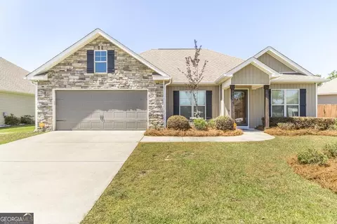 104 Savannah Ln, Bonaire, GA 31005