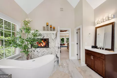Bath - 741 E Shore Dr, Canton, GA 30114 photo 3 of 7