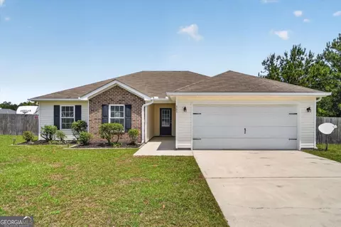 365 Creekside Cir, Ellabell, GA 31308