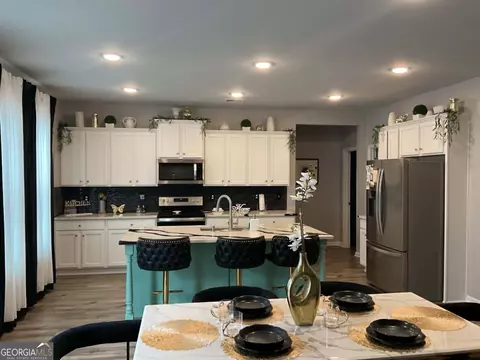 Kitchen - 137 Cabin Way, Hampton, GA 30228 photo 1 of 3