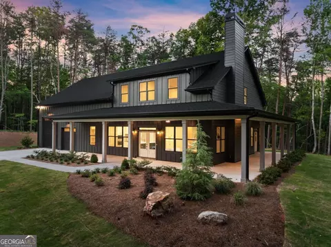 124 Fox Valley Rd, Clarkesville, GA 30523