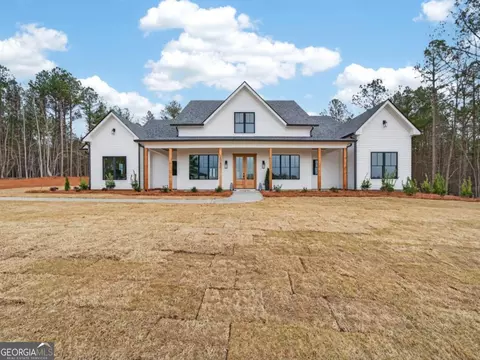 2020 Clearwater Dr, White Plains, GA 30678