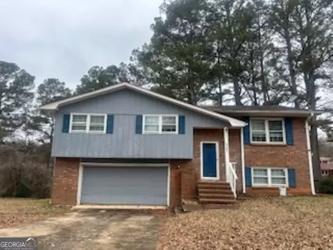 6485 Bobolink Ct, Rex, GA 30273