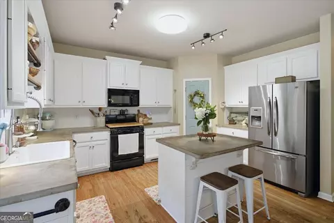 Kitchen - 2895 Daniel Park Run, Dacula, GA 30019 photo 3 of 5