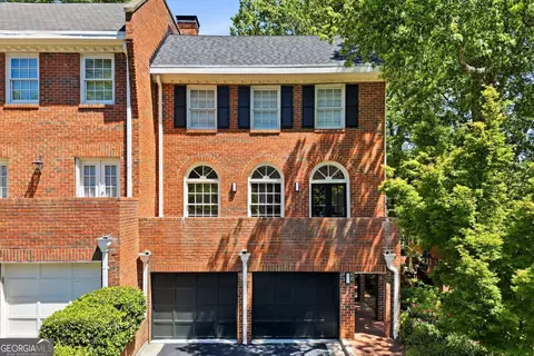 425 Jefferson Cir NE, Sandy Springs, GA 30328