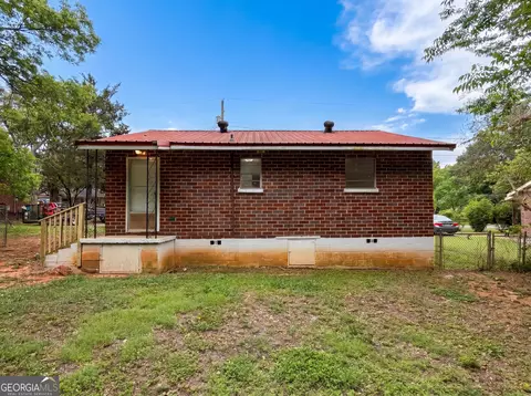 Exterior - 243 Glenn St, Jackson, GA 30233 photo 2 of 3