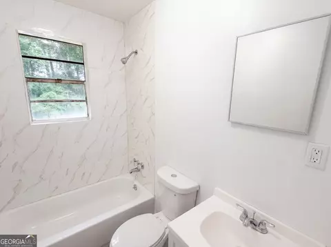 Bath - 243 Glenn St, Jackson, GA 30233 photo 1 of 2
