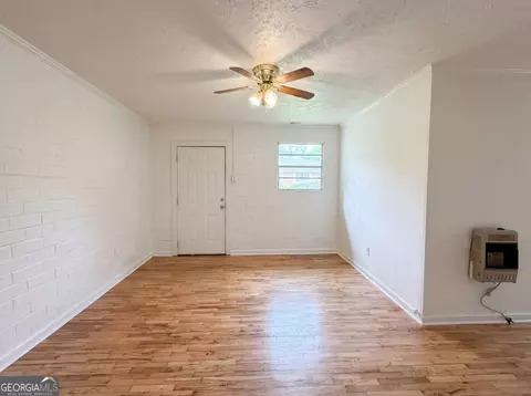 Living - 243 Glenn St, Jackson, GA 30233 photo 2 of 5