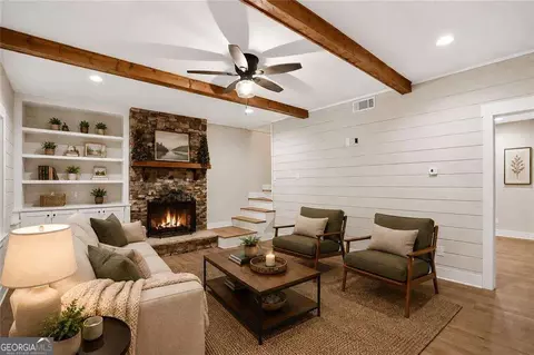 Living - 202 Buckskull Hollow Ct, Jasper, GA 30143 photo 2 of 6