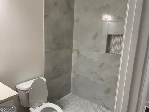 Bath - 210 Parker Dr, Mcdonough, GA 30253 photo 2 of 6