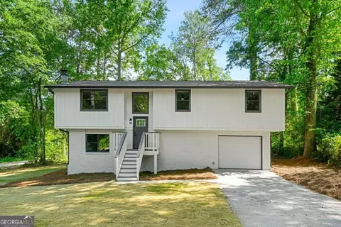 125 Woodbine Dr, Carrollton, GA 30117