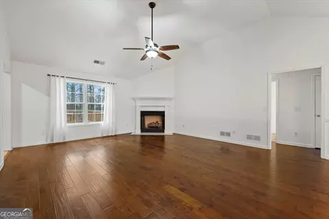 Living - 1218 Morgans Run, Monroe, GA 30656 photo 2 of 4