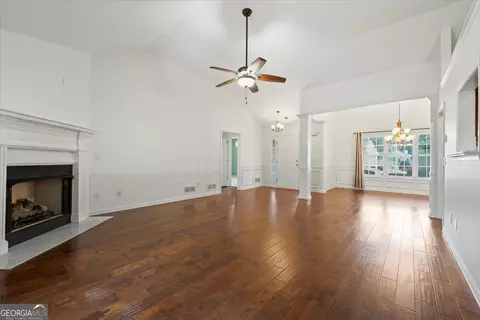 Living - 1218 Morgans Run, Monroe, GA 30656 photo 3 of 4