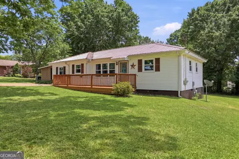 Exterior - 369 Skyline Dr, Toccoa, GA 30577 photo 2 of 13