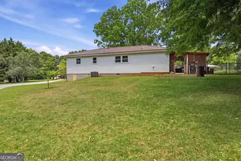 Exterior - 369 Skyline Dr, Toccoa, GA 30577 photo 10 of 13