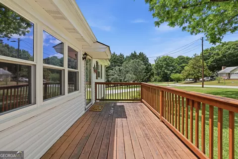 Exterior - 369 Skyline Dr, Toccoa, GA 30577 photo 3 of 13