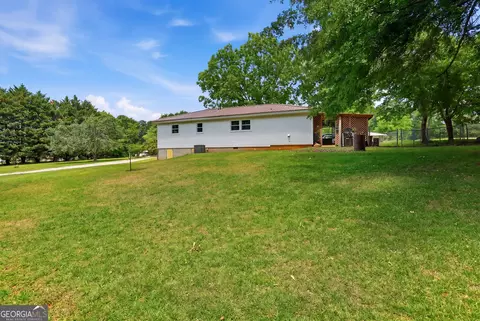 Exterior - 369 Skyline Dr, Toccoa, GA 30577 photo 9 of 13