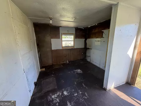 265 Aldora St, Barnesville, GA 30204 photo 5