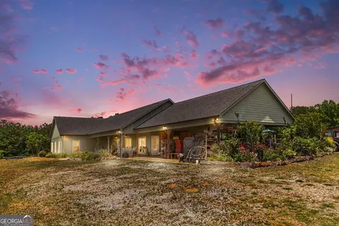 8715 Forrest Rd, Grantville, GA 30220