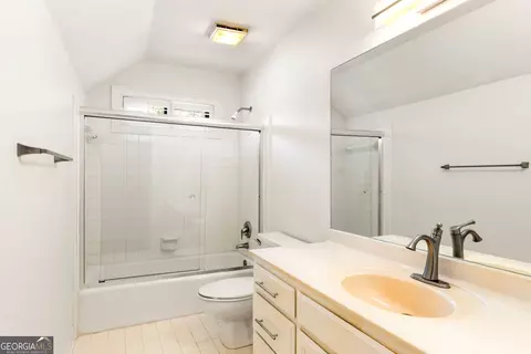 Bath - 3736 Harts Pl, Chamblee, GA 30341 photo 5 of 5