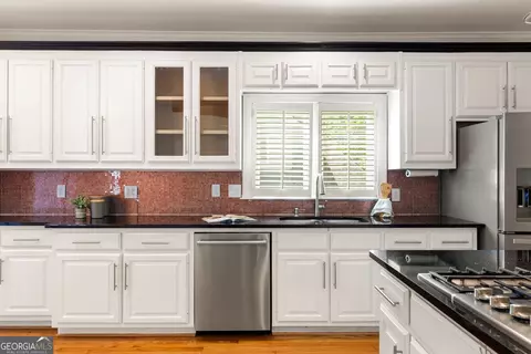 Kitchen - 3736 Harts Pl, Chamblee, GA 30341 photo 3 of 4