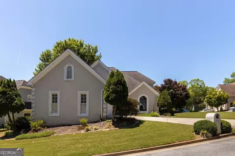 Exterior - 3736 Harts Pl, Chamblee, GA 30341 photo 4 of 5