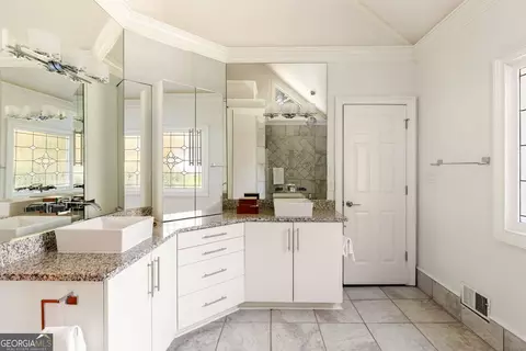 Bath - 3736 Harts Pl, Chamblee, GA 30341 photo 1 of 5