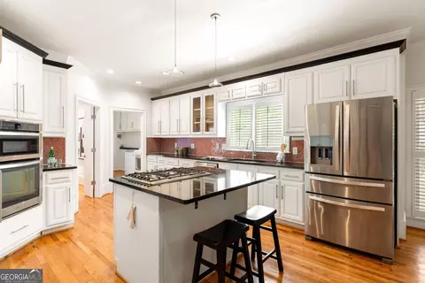 Kitchen - 3736 Harts Pl, Chamblee, GA 30341 photo 2 of 4