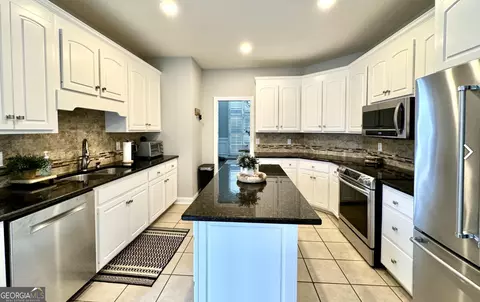 Kitchen - 114 Springbrook Dr, Cornelia, GA 30531 photo 1 of 2