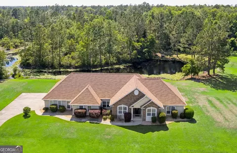 190 Lakes Dr, Brunswick, GA 31523