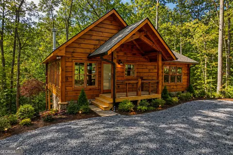 100 Crystal Oliver Ln, Blue Ridge, GA 30513