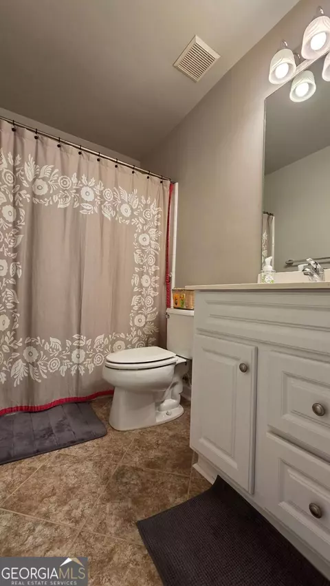 Bath - 3846 Stonebriar Ln, Duluth, GA 30097 photo 3 of 4