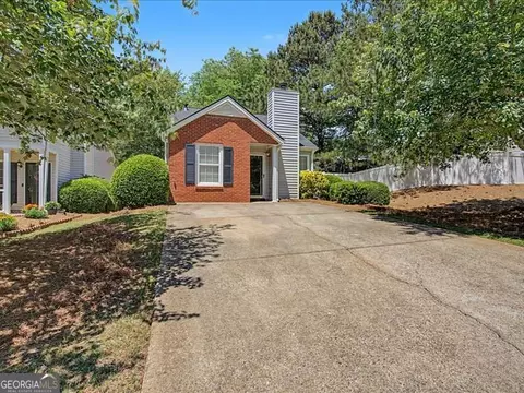 1075 Daventry Xing, Woodstock, GA 30188