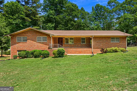 380 Pine Valley Dr, Royston, GA 30662