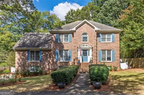 210 Hanarry Dr, Lawrenceville, GA 30046