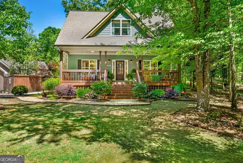 95 Village Dr, Hartwell, GA 30643