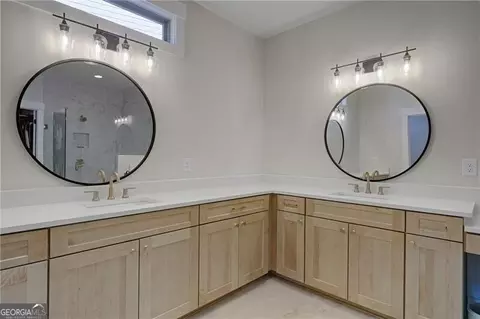 Bath - 439 Northside Dr, Canton, GA 30115 photo 3 of 5