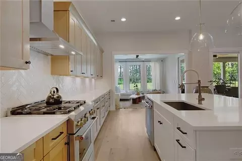 Kitchen - 439 Northside Dr, Canton, GA 30115 photo 6 of 7