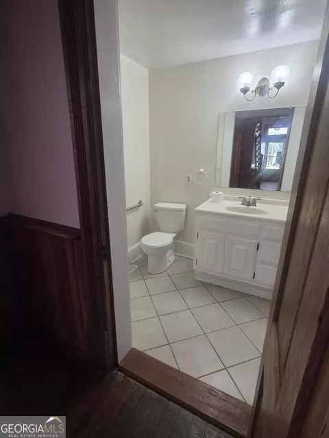 Bath - 1663 Alcovy Mountain Rd, Monroe, GA 30655 photo 1 of 8