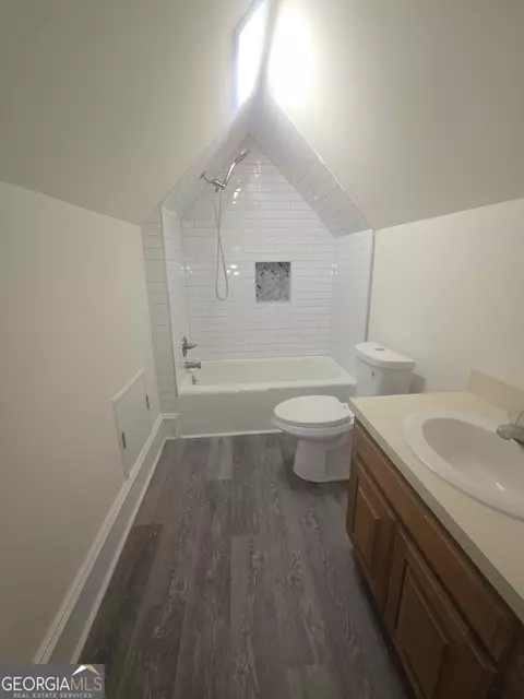 Bath - 1663 Alcovy Mountain Rd, Monroe, GA 30655 photo 7 of 8