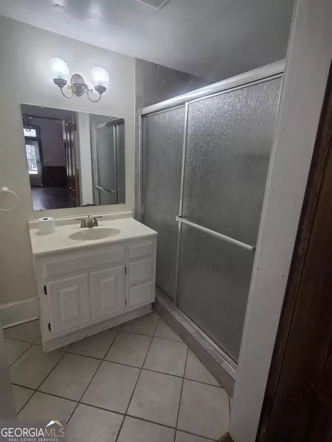 Bath - 1663 Alcovy Mountain Rd, Monroe, GA 30655 photo 2 of 8